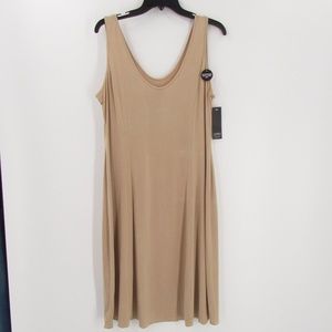 Jones New York Tan Microfiber Anti Cling Full Slip